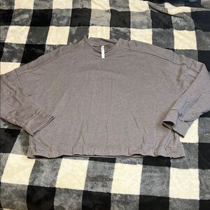 Fabletics Gray Oversized Long Sleeve Semi-Cropped Crewneck Sweatshirt Top size L